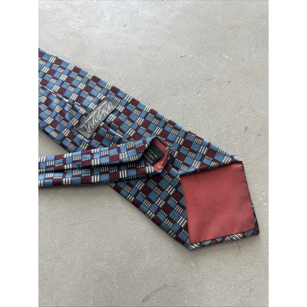 Silk Lord and Taylor geometric Tie maroon blue the Kensington collection necktie